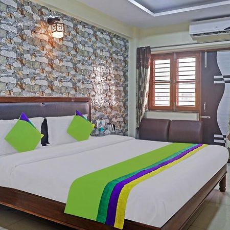 Hotel Itsy By Treebo - Vhr Residency Haridwār Esterno foto